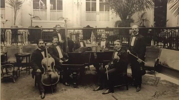 1902
