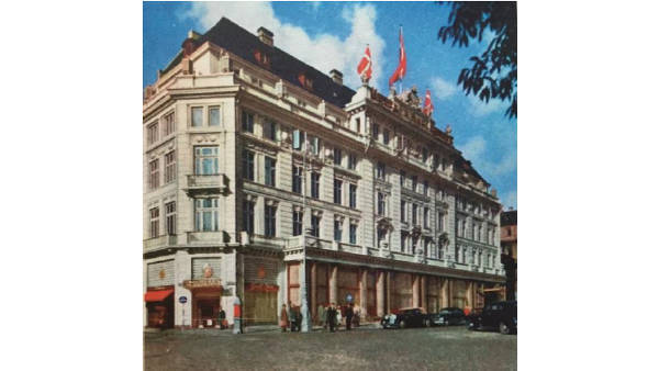 1945