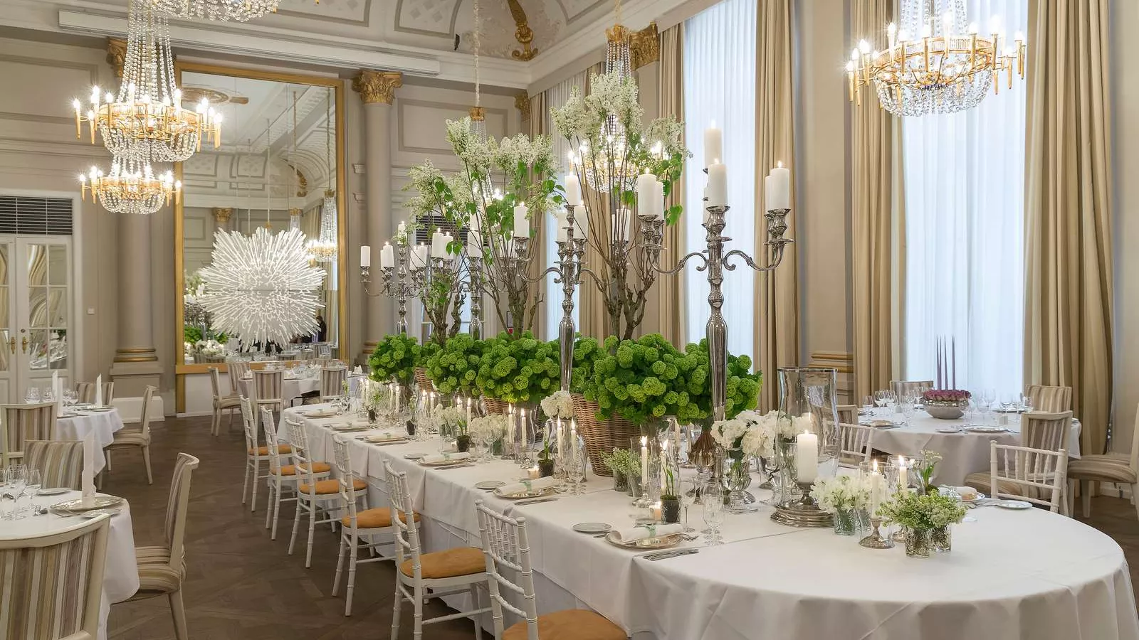 banquet cover