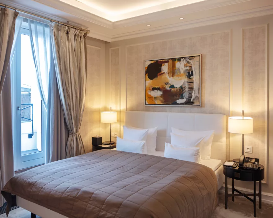 Deluxe Junior Suite 422 (2)