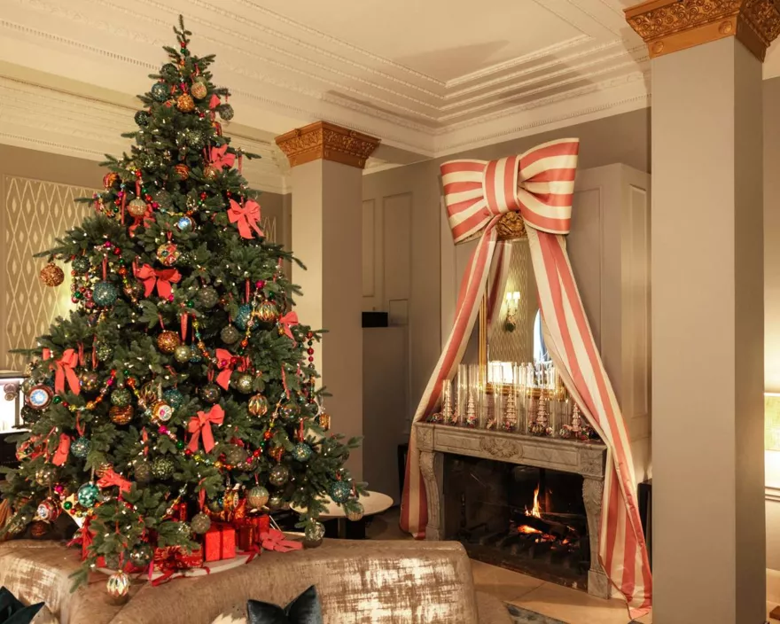 Upper Lobby Christmas (3)-1600px