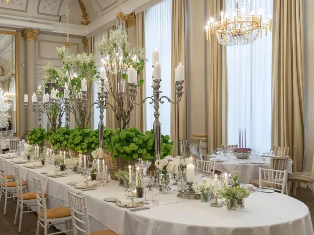 banquet cover