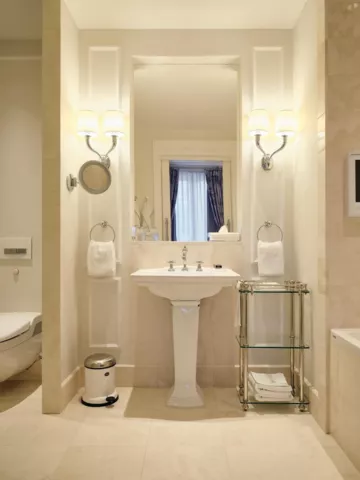 HDA bathroom